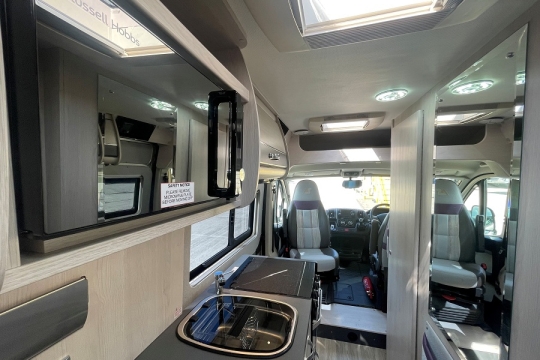 auto-sleepers-warwick-xl-interior-microwave-to-front.jpg