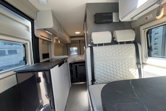 etrusco-cv-640-sb-plus-interior-to-rear.jpg