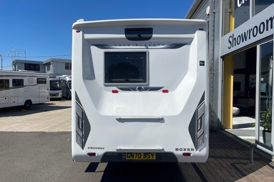 auto-sleepers-nuevo-ek-es-exterior-rear.jpg