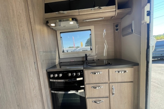 auto-sleepers-nuevo-ek-es-interior-kitchen-2.jpg