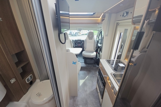 Dethleffs-Trend-T-6557-Interior-Rear-to-Front.jpg