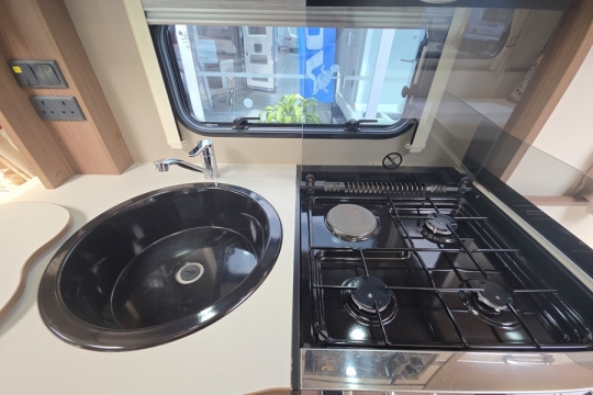 Elddis-Majestic-285-Interior-Kitchen-Top.jpg