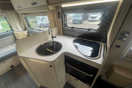 auto-trail-f68-interior-kitchen.jpg