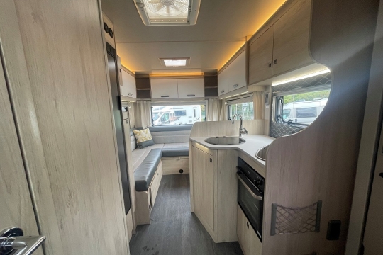 auto-trail-f68-interior-to-rear.jpg
