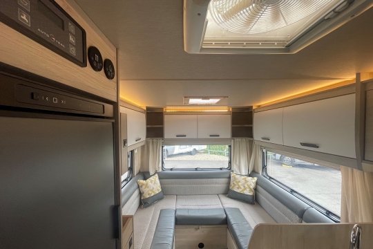 auto-trail-f68-interior-to-rear-highlevel.jpg