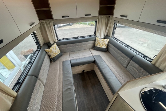 auto-trail-f68-interior-rear-lounge.jpg