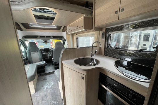 auto-trail-f70-interior-to-front.jpg