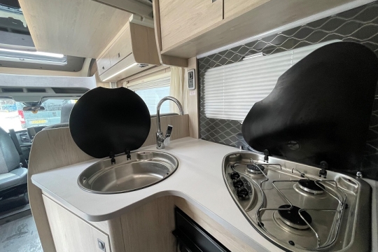 auto-trail-f70-interior-kitchen-tops.jpg