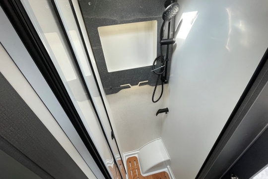 swift-trekker-594-interior-shower.jpg