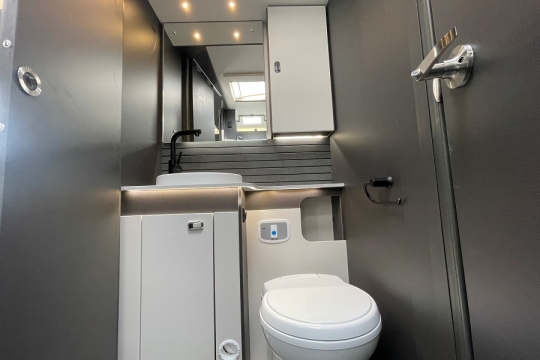 swift-trekker-594-interior-bathroom-2.jpg