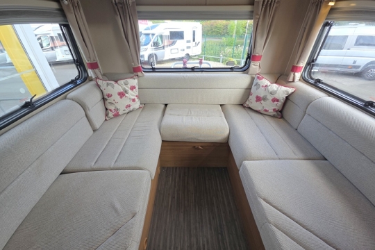 Auto-Trail-Imala-625-Interior-Lounge.jpg
