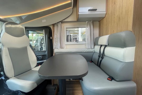 rollerteam-pegaso-745-interior-dining.jpg