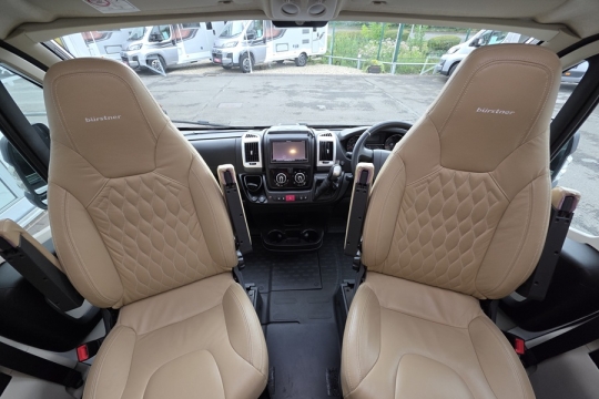 Burstner-Nexxo-T720-Interior-Cab.jpg