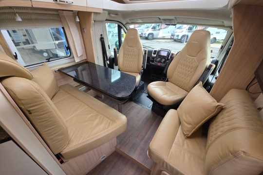 Burstner-Nexxo-T720-Interior-Lounge.jpg