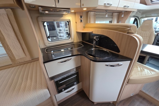 Burstner-Nexxo-T720-Interior-Kitchen.jpg