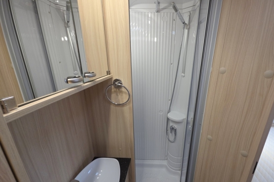 Burstner-Nexxo-T720-Interior-Shower.jpg