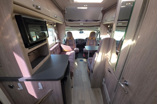 auto-sleepers-nuevo-ek-es-interior-to-front.jpg