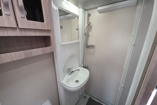 auto-sleepers-nuevo-ek-es-interior-shower.jpg