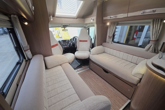 Elddis-Encore-255-Interior-Lounge.jpg