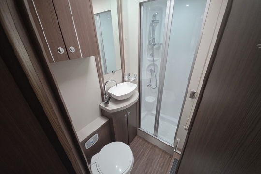 Elddis-Encore-255-Interior-Bathroom.jpg