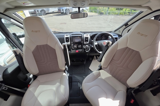 Burstner-Lyseo-Harmony-700-Interior-Cab.jpg