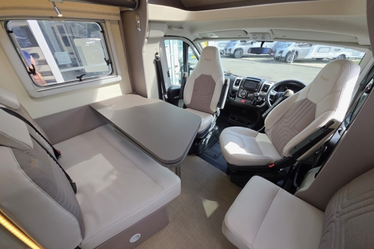 Burstner-Lyseo-Harmony-700-Interior-Lounge.jpg