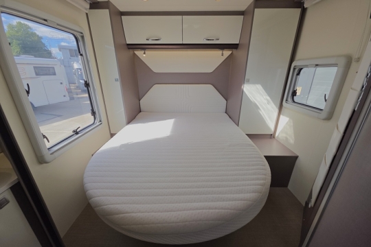 Burstner-Lyseo-Harmony-700-Interior-Bed.jpg