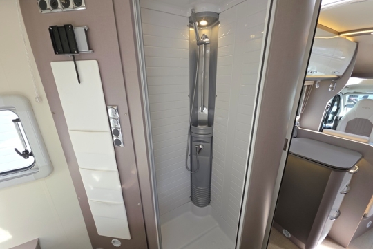 Burstner-Lyseo-Harmony-700-Interior-Shower.jpg