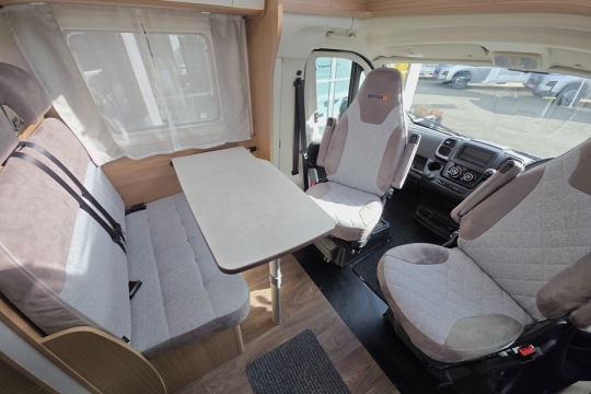 Carado-T135-Interior-Lounge.jpg