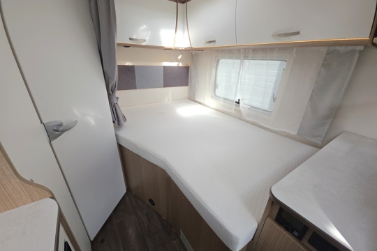 Carado-T135-Interior-Bed.jpg