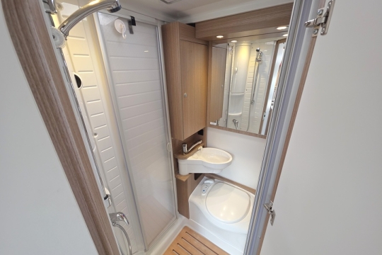 Carado-T135-Interior-Bathroom.jpg
