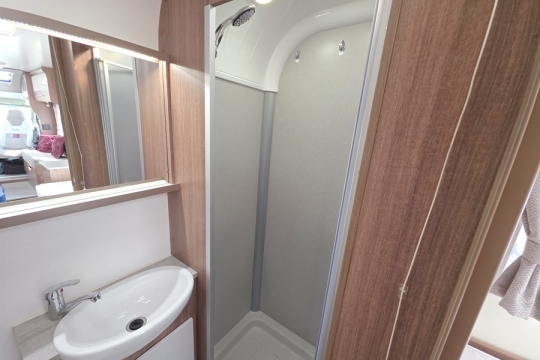 Bailey-Alliance-76-4T-Interior-Show.jpg