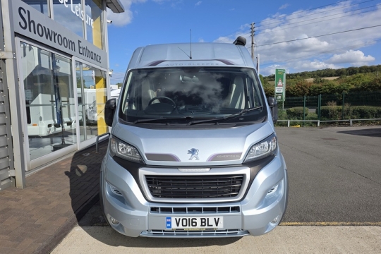 Auto-Sleepers-Kemerton-XL-Exterior-Front.jpg