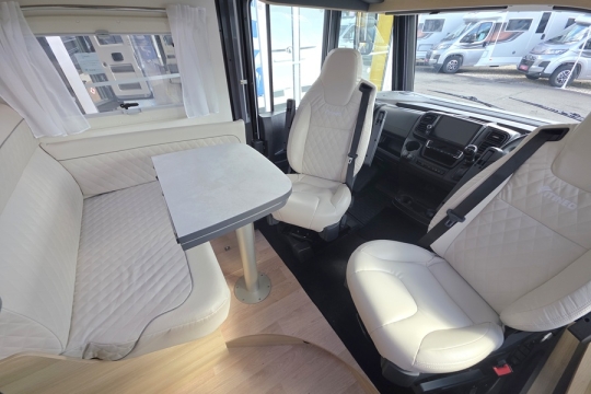 Itineo-660-CJ-Interior-Lounge.jpg