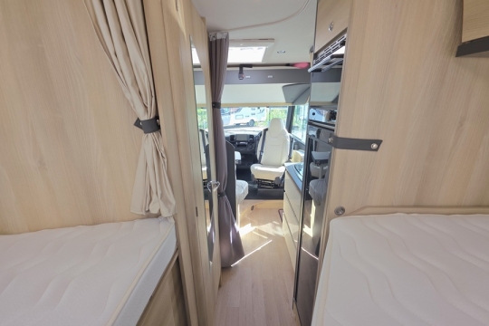 Itineo-660-CJ-Interior-Rear-to-Front.jpg