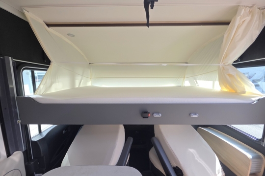 Itineo-660-CJ-Interior-Bed.jpg