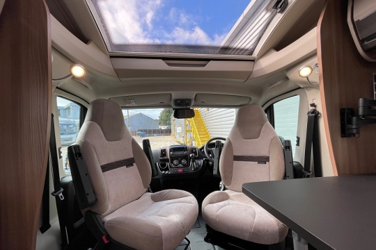 swift-kon-tiki-584-sport-interior-cab.jpg
