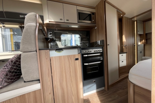 swift-kon-tiki-584-sport-interior-kitchen.jpg