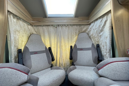 elddis-majestic-115-interior-cab-curtains.jpg