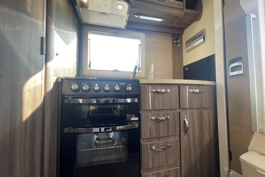auto-sleepers-broadway-ek-tb-lp-interior-kitchen-2.jpg