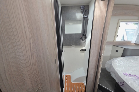 Swift-Voyager-594-Interior-Shower.jpg