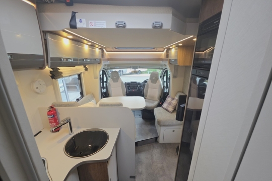 Dethleffs-Trend-6701-Interior-Rear-to-Front.jpg