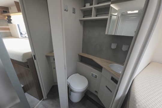 Dethleffs-Trend-6701-Interior-Bathroom.jpg