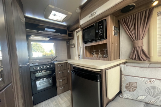 auto-sleepers-broadway-interior-kitchen-overview.jpg