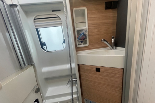 malibu-diversity-gt-skyview-640-le-k-interior-washroom-2.jpg