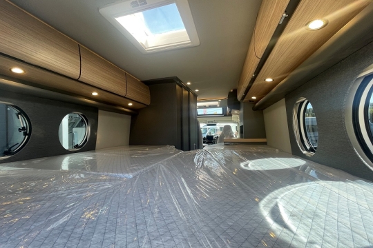 malibu-diversity-gt-skyview-640-le-k-interior-to-front.jpg