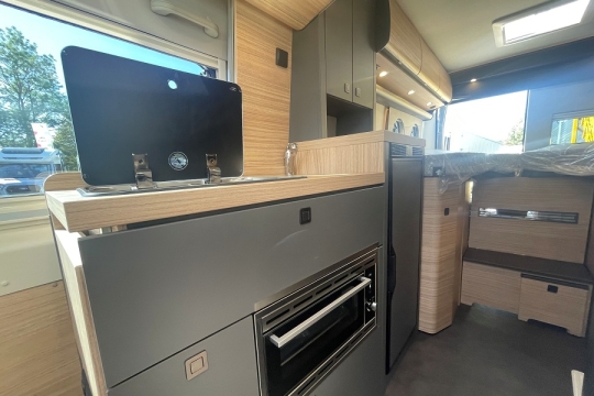 malibu-diversity-gt-skyview-640-le-k-interior-kitchen.jpg