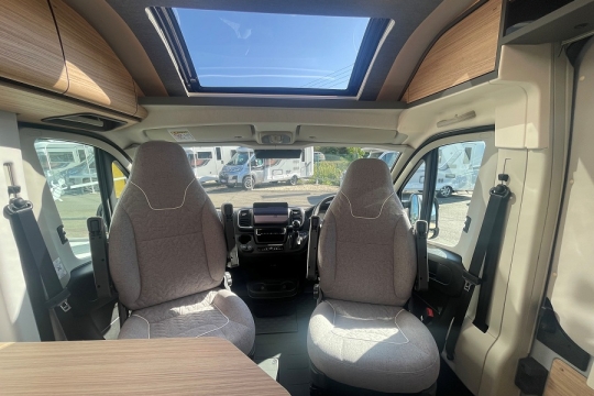 malibu-diversity-gt-skyview-640-le-k-interior-cab-seats.jpg
