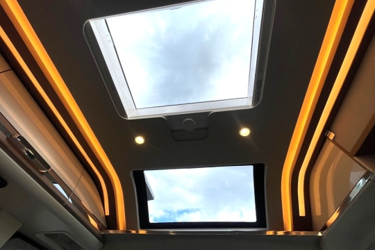 malibu-diversity-skyview-600-db-k-interior-skylights.jpg