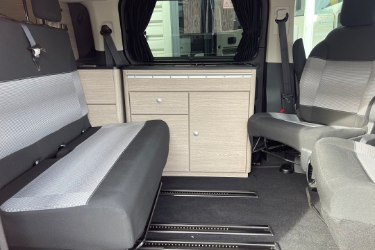 citreon-possl-campster-interior-living-area.jpg